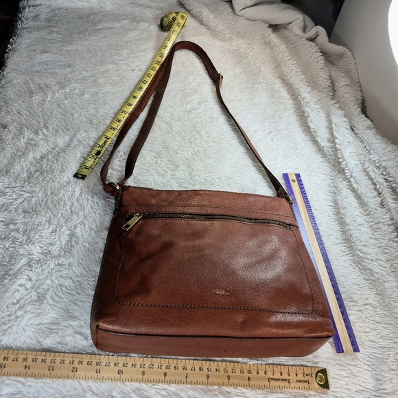 Vintage Fossil Brown Leather Crossbody Bag. Classic Boho Chic Minimalist........ - Picture 7 of 16